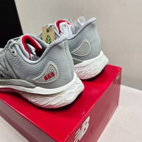 NIB Men's Size 9 New Balance Fresh Foam Running Shoe 🏃🏃🔥🔥 - Picture 4 of 8